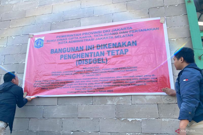 Pemkot Jaksel Tutup Lapangan Padel Ilegal di Jagakarsa