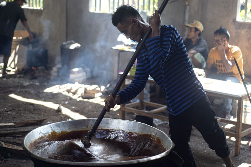 Proses Pembuatan Dodol Betawi untuk Meriahkan Idul Fitri
